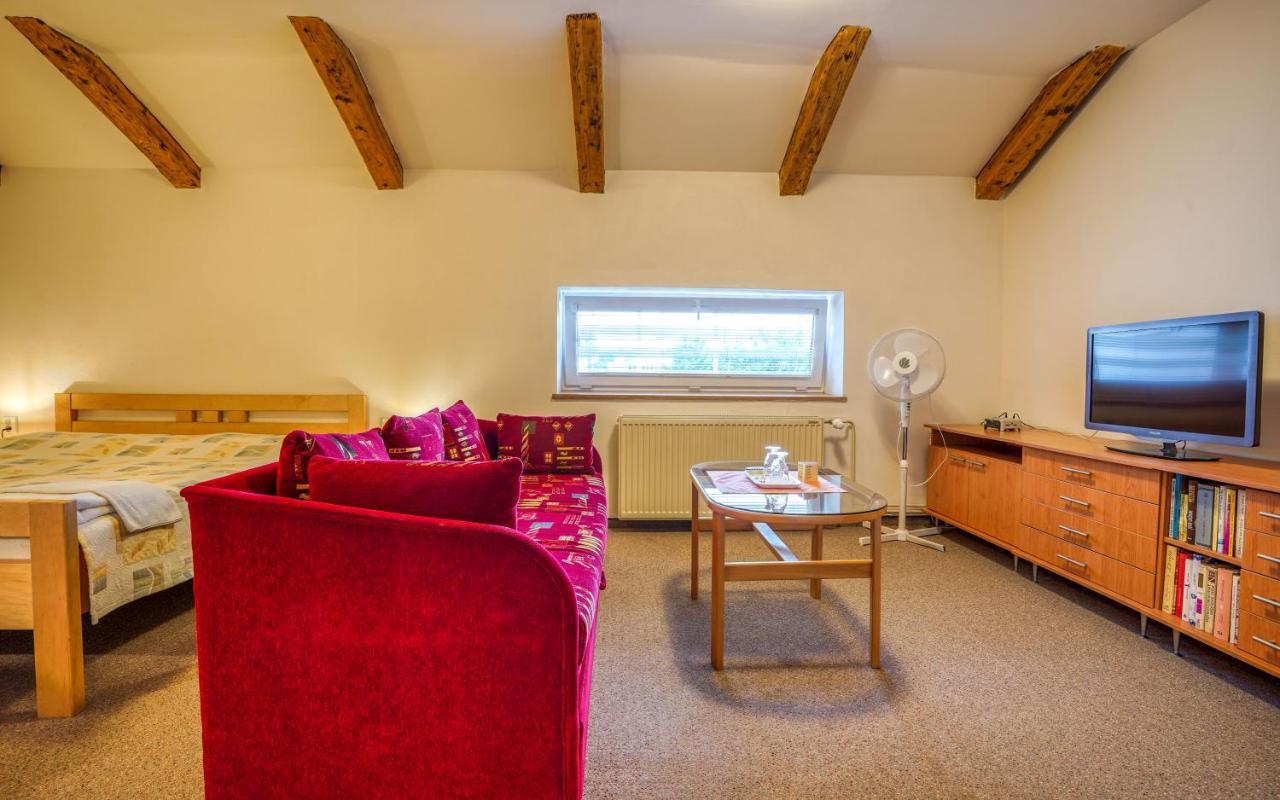 Hotel Dynamic Nová Dubnica Dış mekan fotoğraf