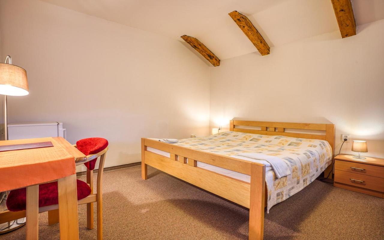 Hotel Dynamic Nová Dubnica Dış mekan fotoğraf