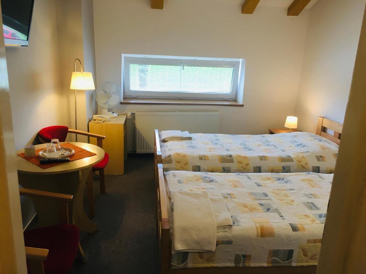 Hotel Dynamic Nová Dubnica Dış mekan fotoğraf