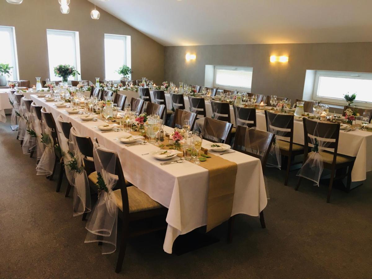 Hotel Dynamic Nová Dubnica Dış mekan fotoğraf
