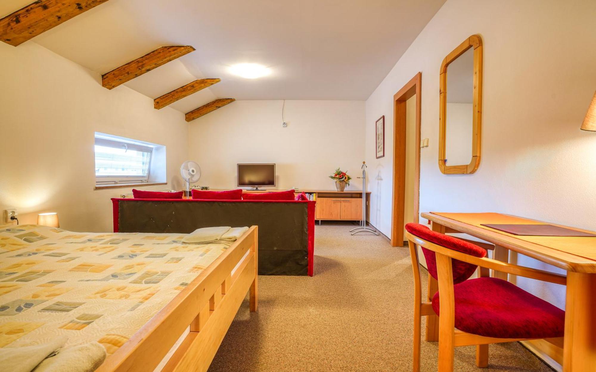 Hotel Dynamic Nová Dubnica Oda fotoğraf