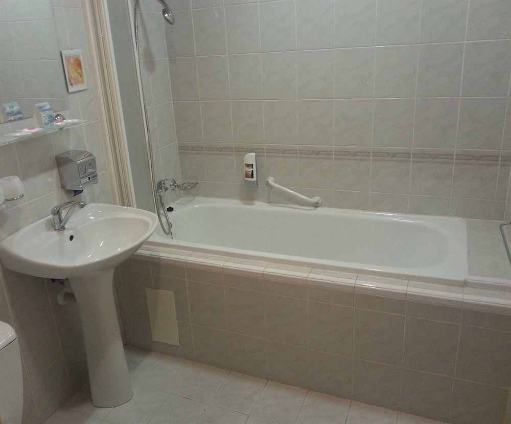 Hotel Dynamic Nová Dubnica Dış mekan fotoğraf